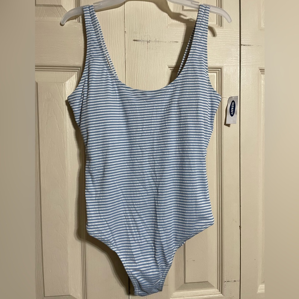 Old Navy Women’s Blue/White Striped One Piece Swimsuit Size Medium